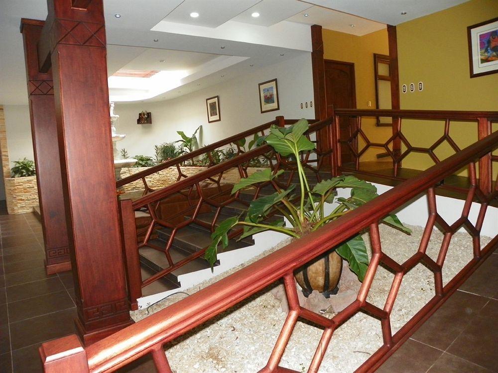 Hotel Suerre Guápiles 外观 照片