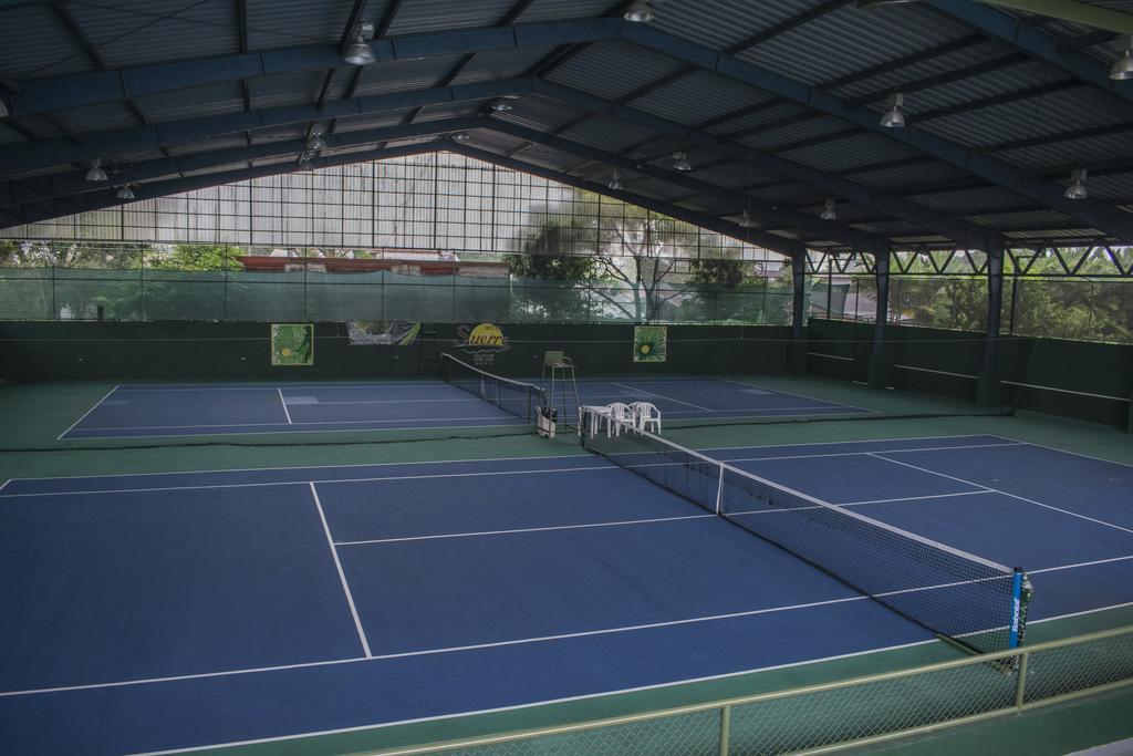 Hotel Suerre Guápiles 外观 照片