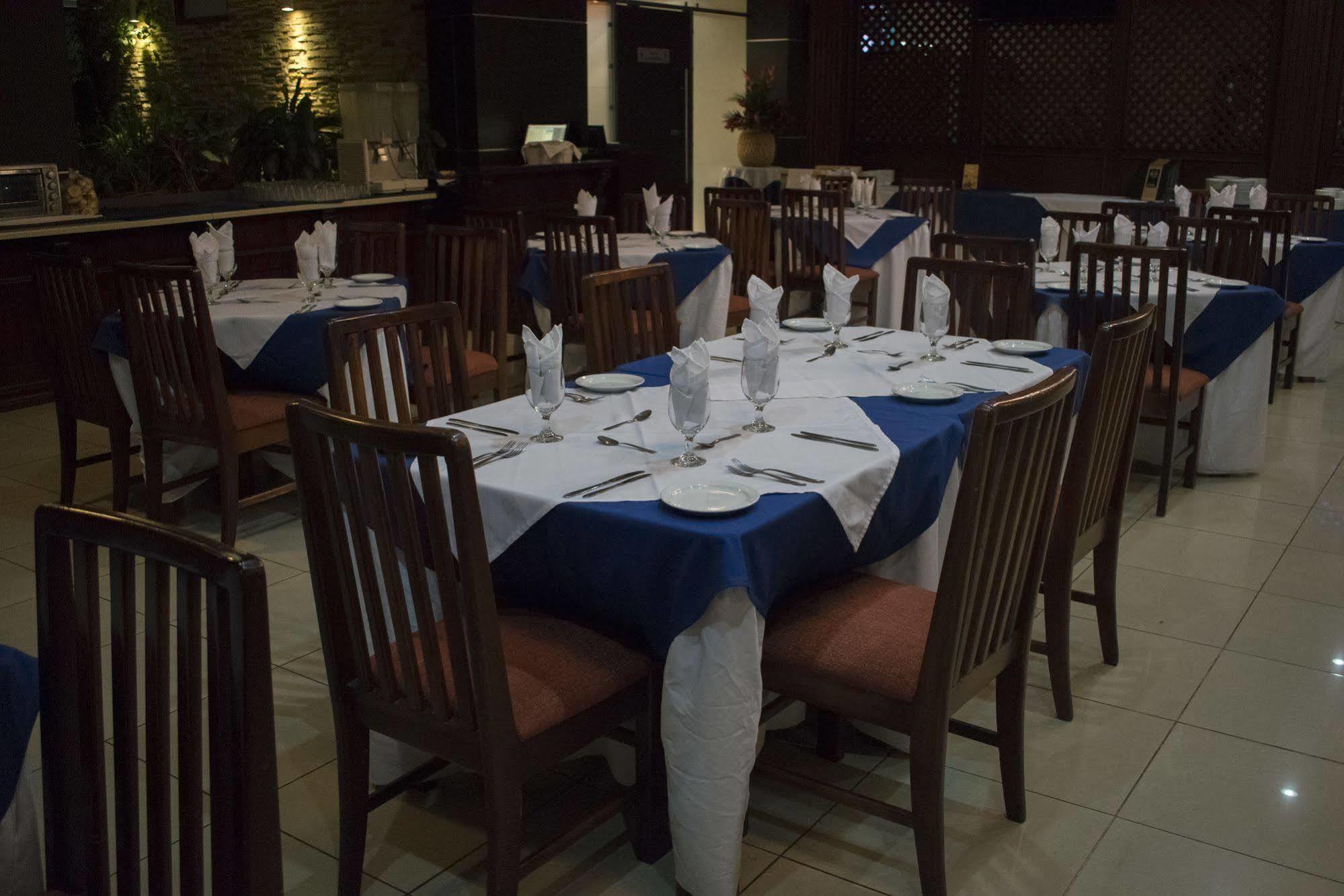 Hotel Suerre Guápiles 外观 照片