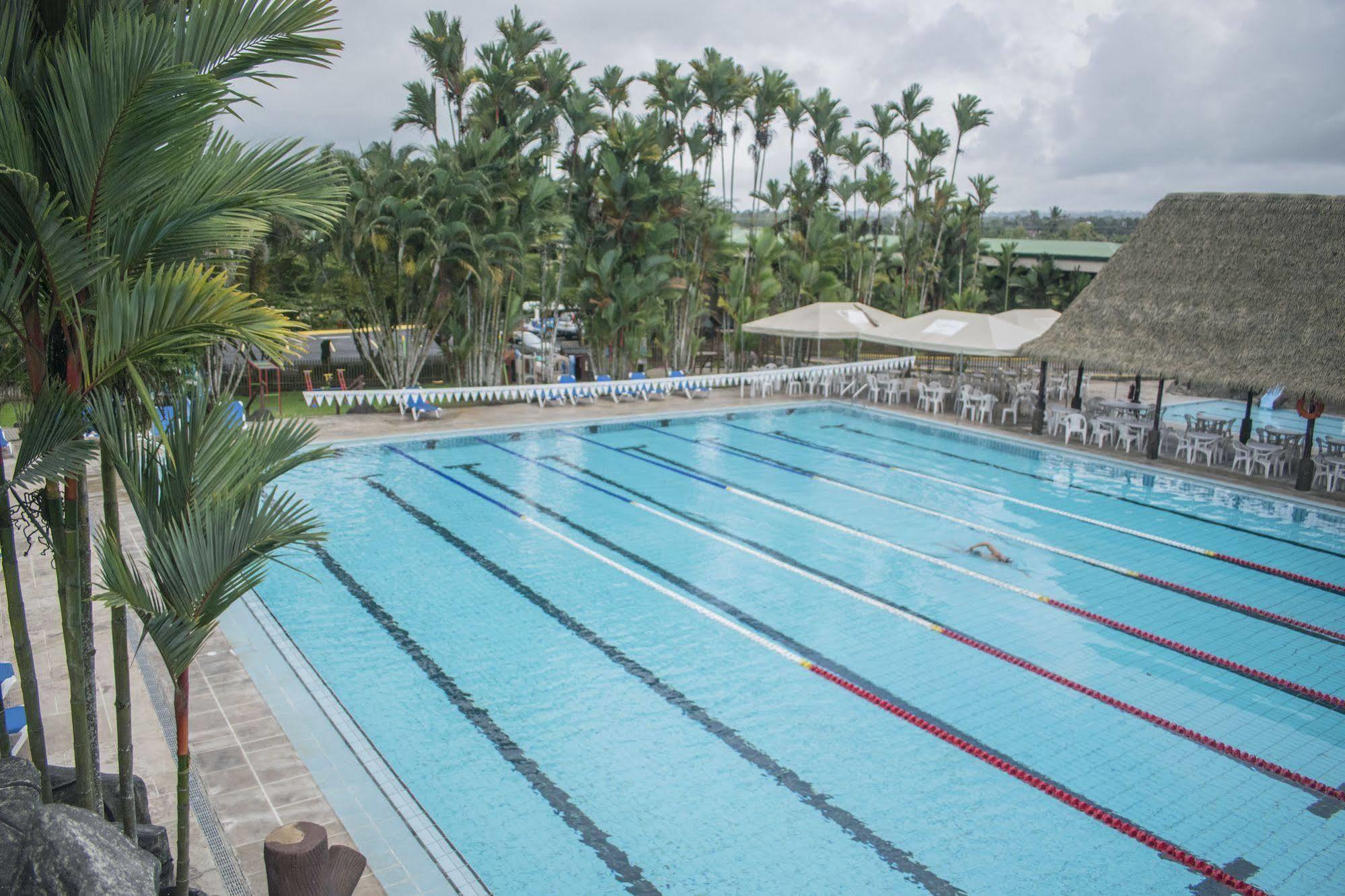 Hotel Suerre Guápiles 外观 照片
